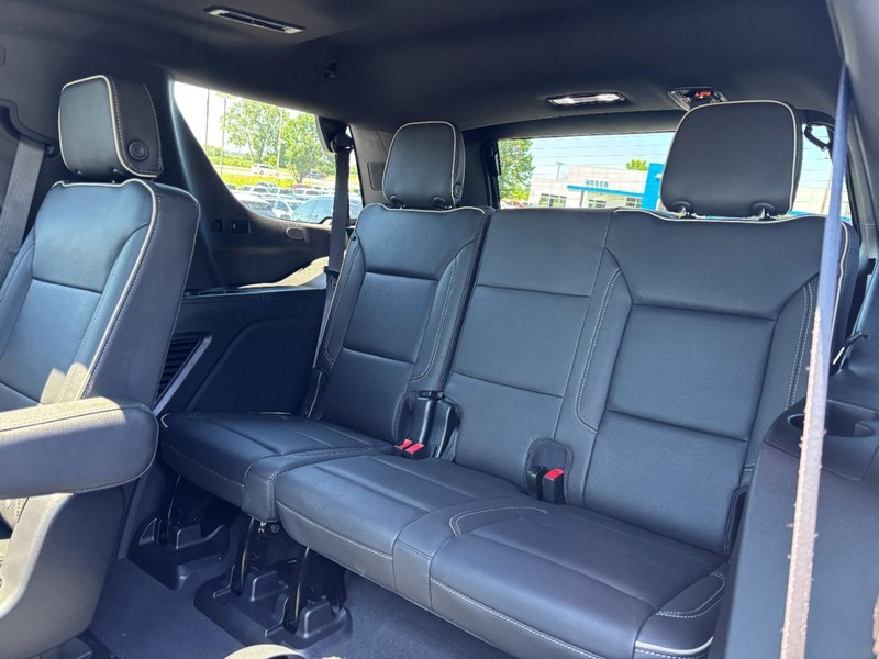 Chevrolet Tahoe Vehicle Full-screen Gallery Image 10