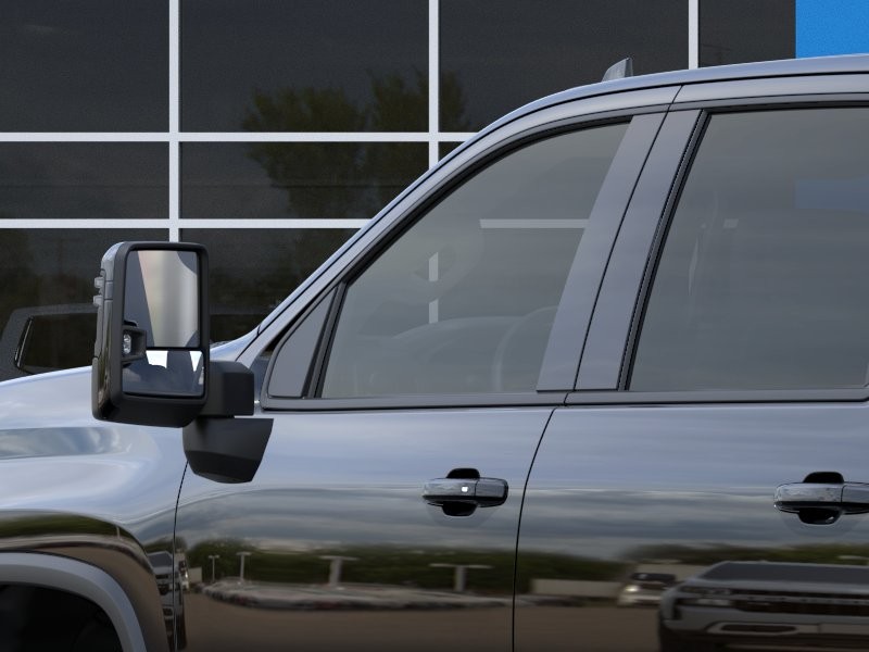 Chevrolet Silverado 2500HD Vehicle Full-screen Gallery Image 12