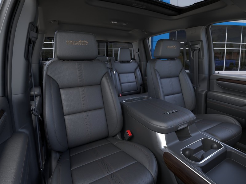 Chevrolet Silverado 2500HD Vehicle Full-screen Gallery Image 16