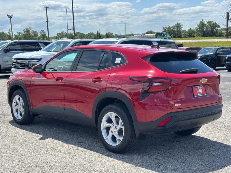 Chevrolet Trax Vehicle Full-screen Gallery Image 3