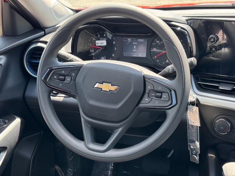 Chevrolet Trax Vehicle Full-screen Gallery Image 7