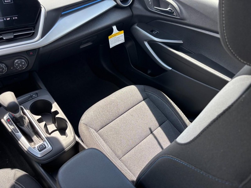Chevrolet Trax Vehicle Full-screen Gallery Image 9