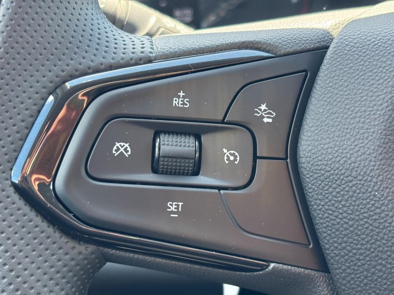 Chevrolet Trax Vehicle Full-screen Gallery Image 12