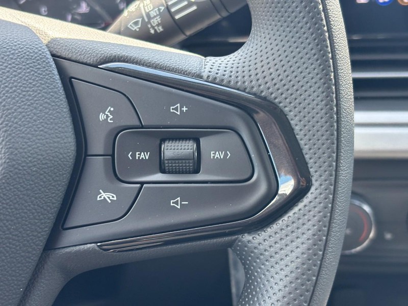 Chevrolet Trax Vehicle Full-screen Gallery Image 13