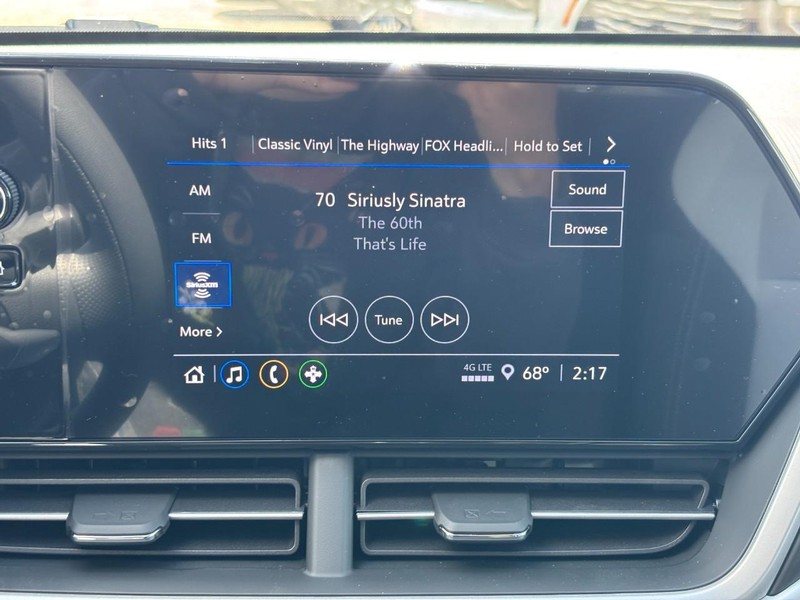 Chevrolet Trax Vehicle Full-screen Gallery Image 15