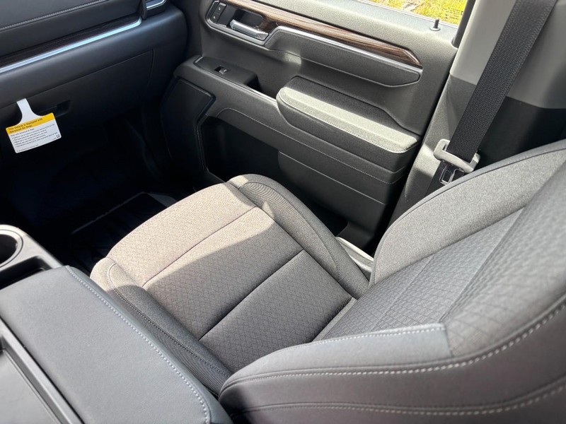 Chevrolet Silverado 1500 Vehicle Full-screen Gallery Image 9