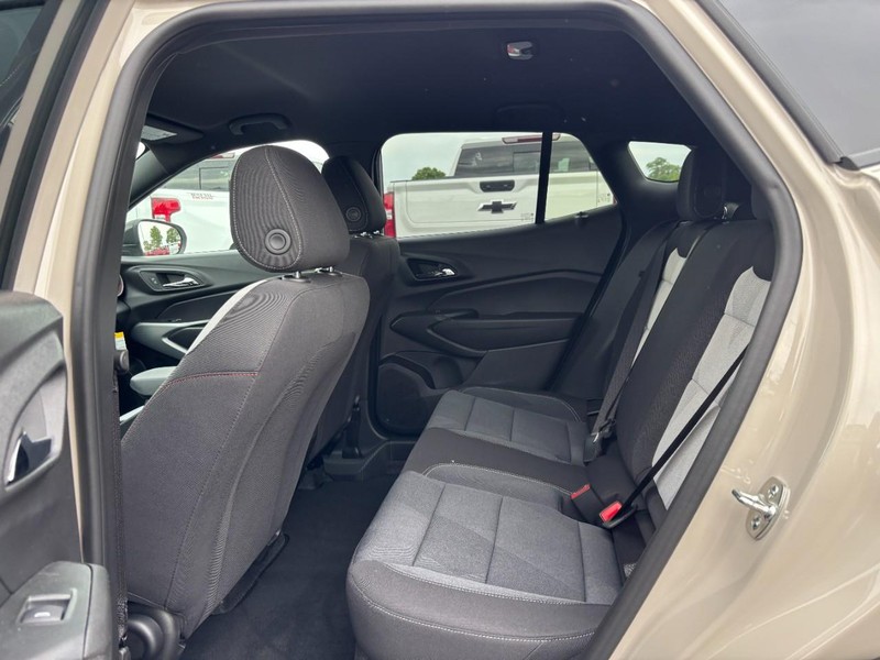 Chevrolet Trax Vehicle Full-screen Gallery Image 5