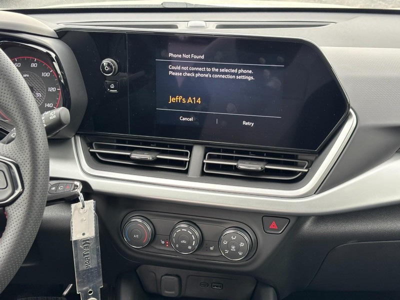 Chevrolet Trax Vehicle Full-screen Gallery Image 8