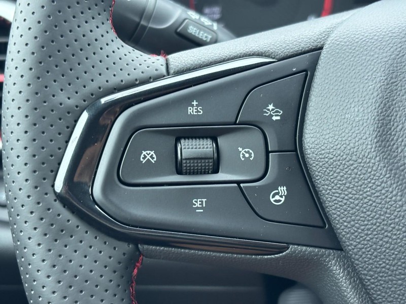 Chevrolet Trax Vehicle Full-screen Gallery Image 12