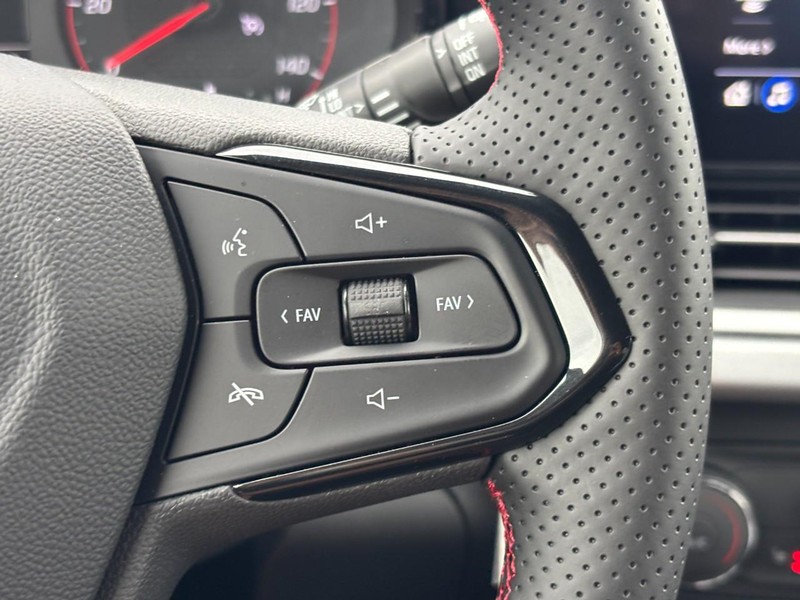 Chevrolet Trax Vehicle Full-screen Gallery Image 13