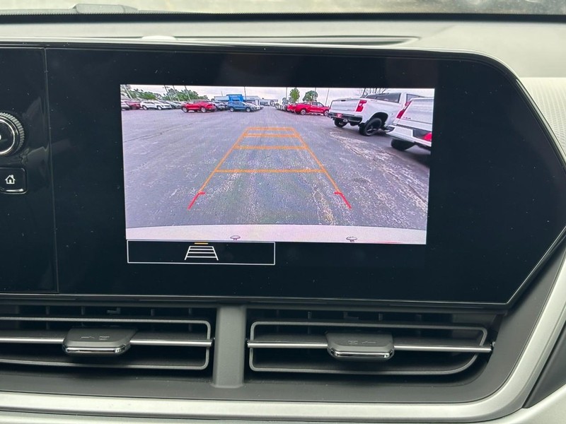 Chevrolet Trax Vehicle Full-screen Gallery Image 16