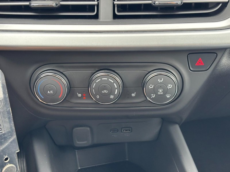 Chevrolet Trax Vehicle Full-screen Gallery Image 17
