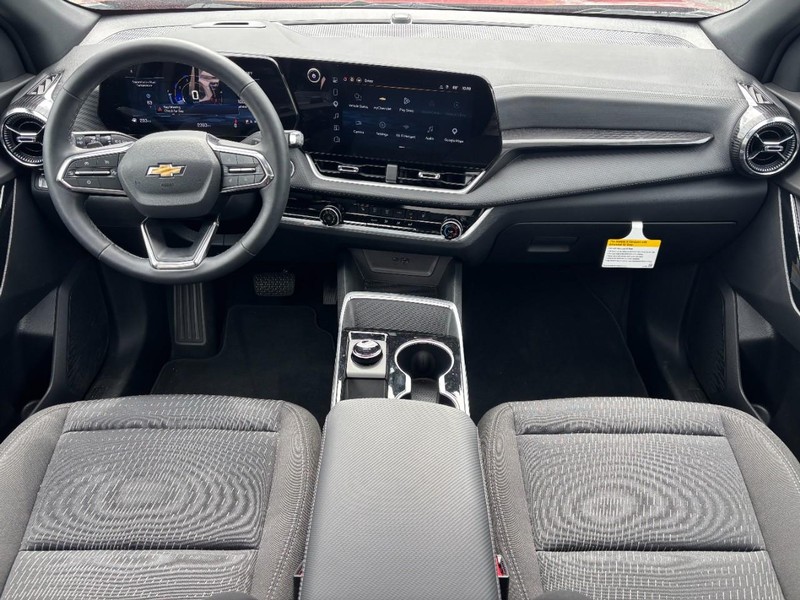 Chevrolet Equinox Vehicle Full-screen Gallery Image 6