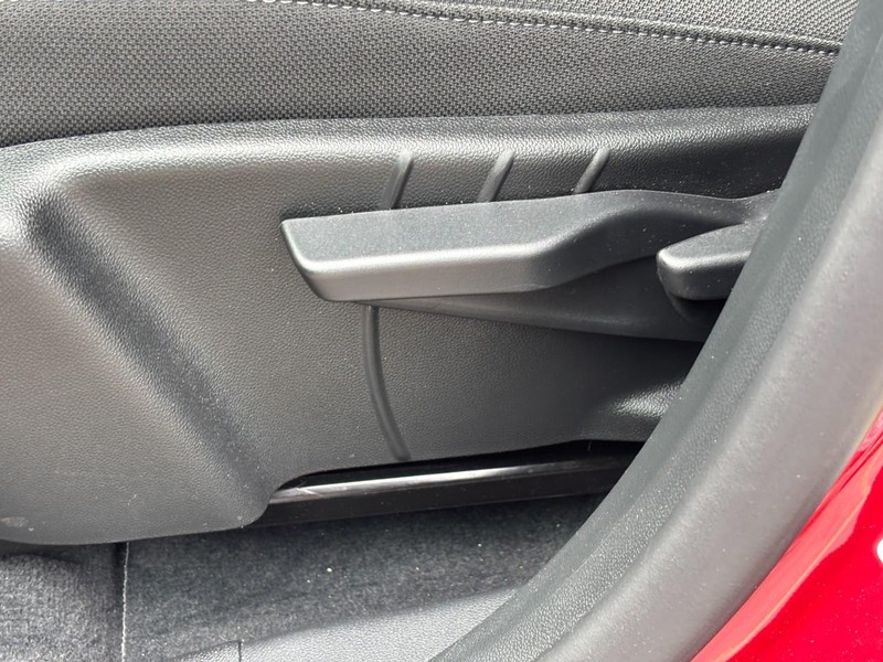 Chevrolet Equinox Vehicle Full-screen Gallery Image 10