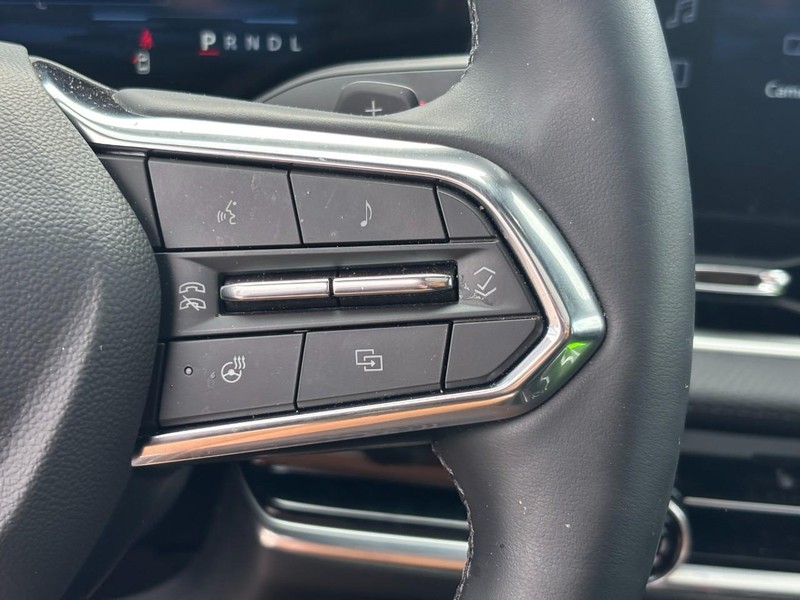 Chevrolet Equinox Vehicle Full-screen Gallery Image 14