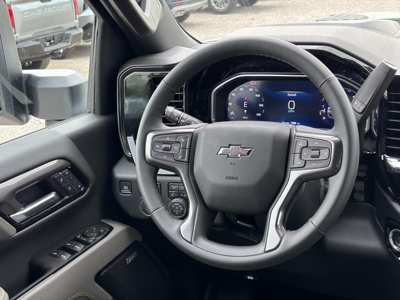 Chevrolet Silverado 2500HD Vehicle Full-screen Gallery Image 7