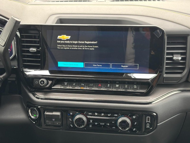 Chevrolet Silverado 2500HD Vehicle Full-screen Gallery Image 8