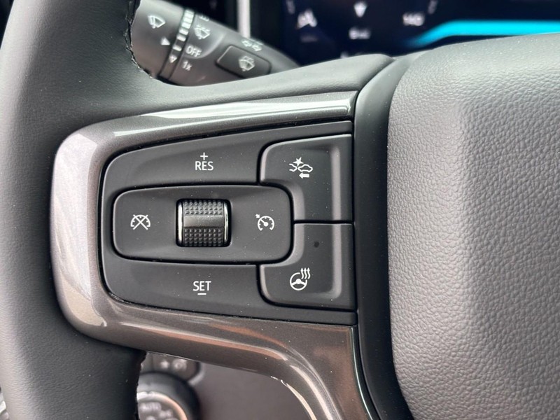 Chevrolet Silverado 2500HD Vehicle Full-screen Gallery Image 13