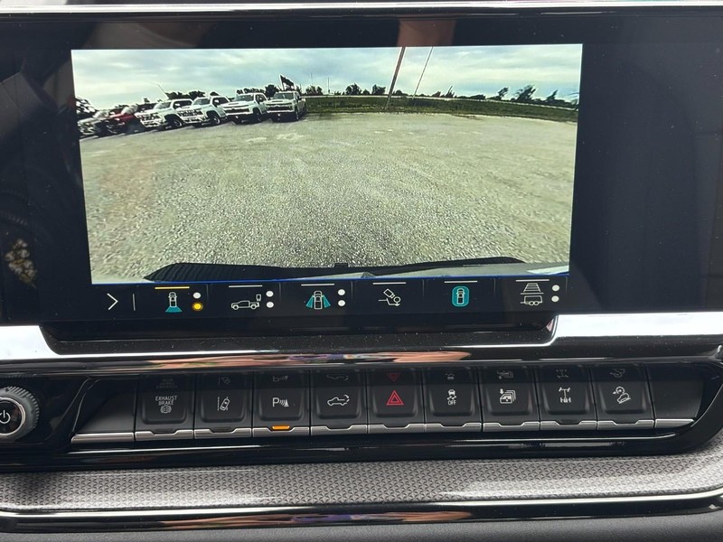 Chevrolet Silverado 2500HD Vehicle Full-screen Gallery Image 18