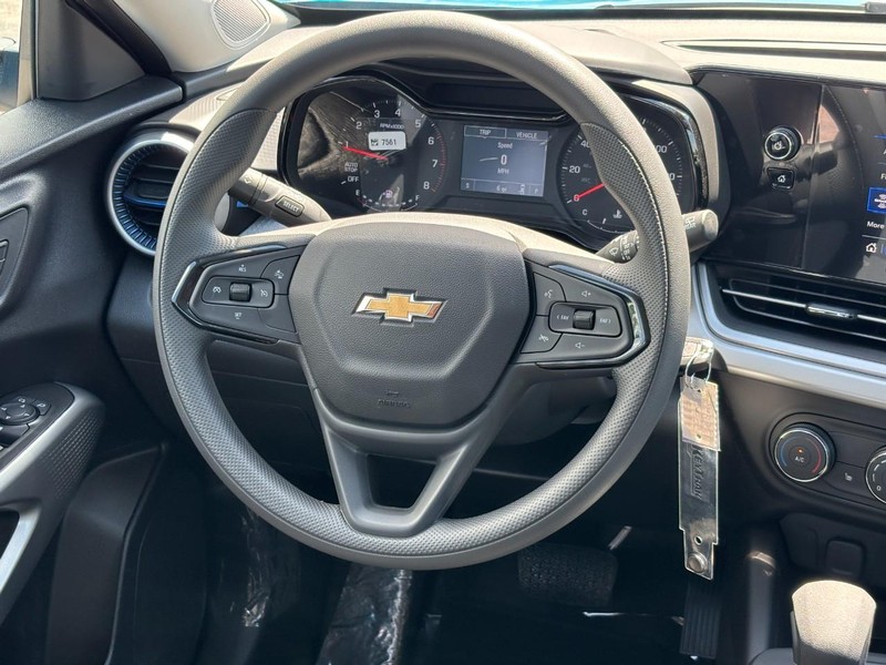 Chevrolet Trax Vehicle Full-screen Gallery Image 7
