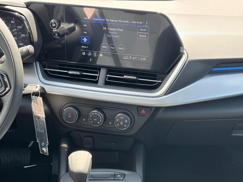 Chevrolet Trax Vehicle Full-screen Gallery Image 8