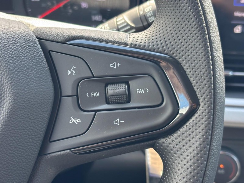 Chevrolet Trax Vehicle Full-screen Gallery Image 13