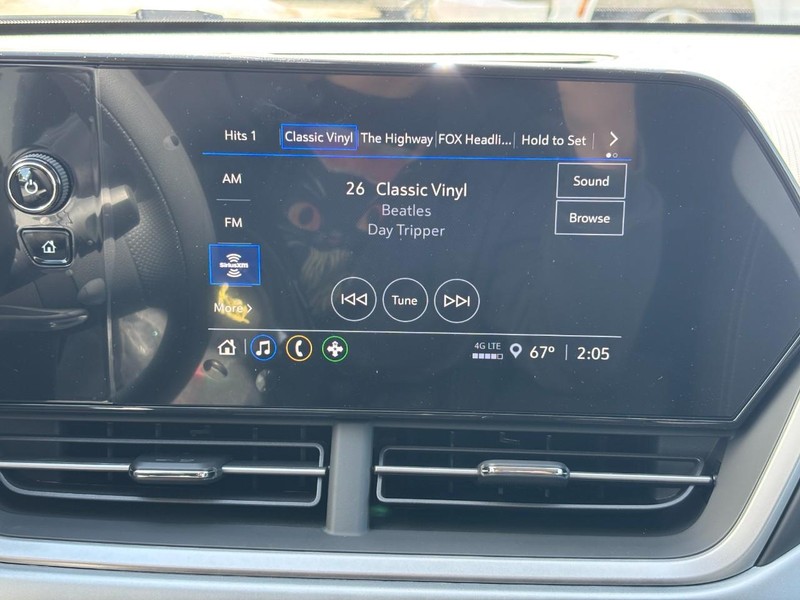 Chevrolet Trax Vehicle Full-screen Gallery Image 15