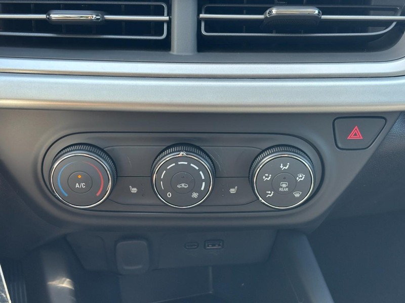 Chevrolet Trax Vehicle Full-screen Gallery Image 17