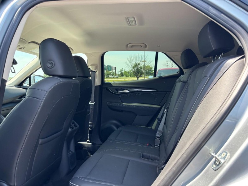 Buick Envision Vehicle Full-screen Gallery Image 10