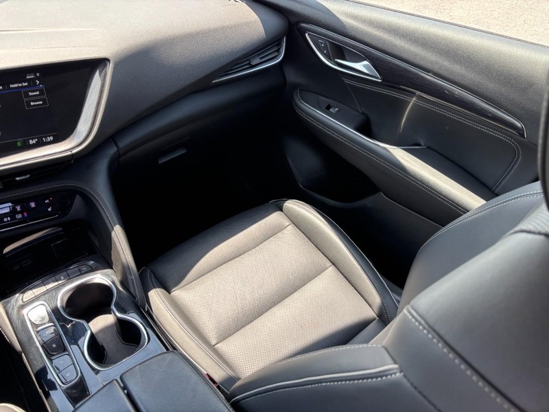 Buick Envision Vehicle Full-screen Gallery Image 14