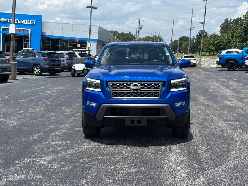 Nissan Frontier Vehicle Full-screen Gallery Image 8