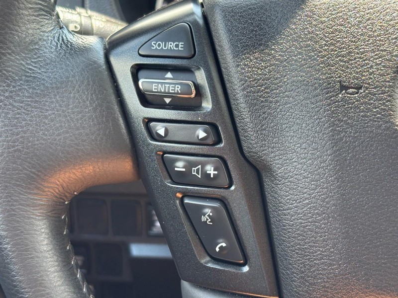 Nissan Frontier Vehicle Full-screen Gallery Image 18