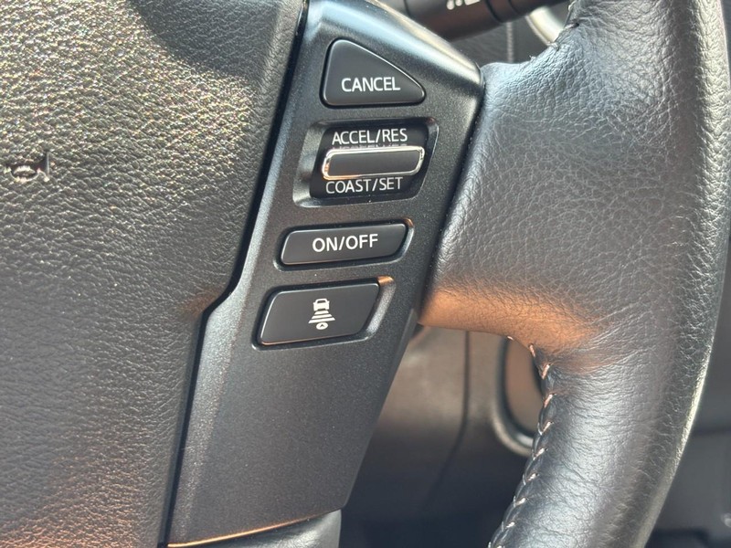 Nissan Frontier Vehicle Full-screen Gallery Image 19