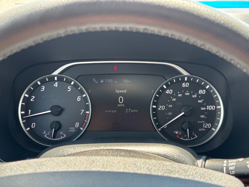 Nissan Frontier Vehicle Full-screen Gallery Image 20