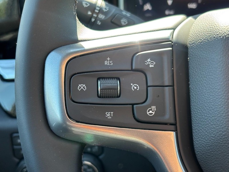 Chevrolet Silverado 2500HD Vehicle Full-screen Gallery Image 13