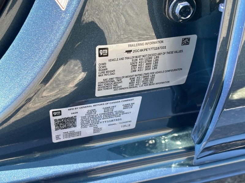 Chevrolet Silverado 2500HD Vehicle Full-screen Gallery Image 20
