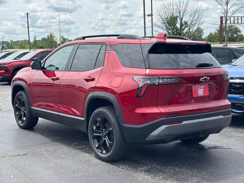 Chevrolet Equinox Vehicle Full-screen Gallery Image 3