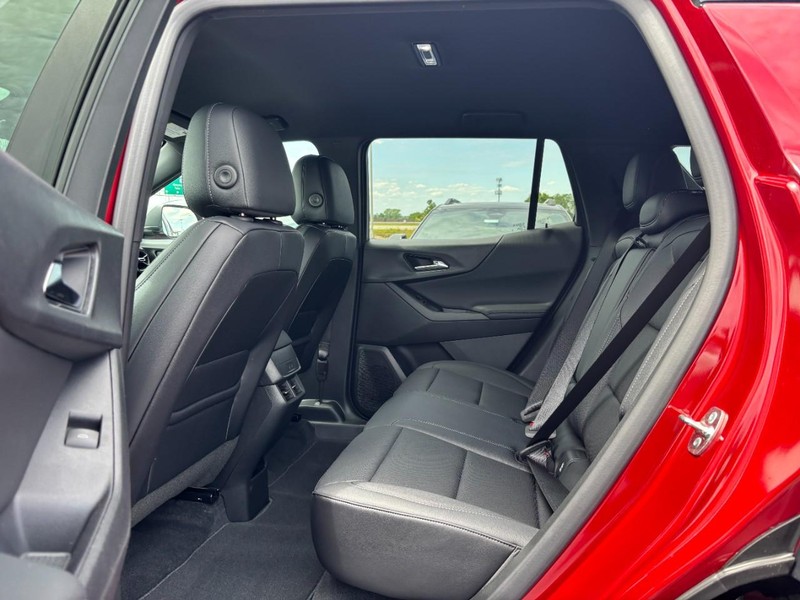 Chevrolet Equinox Vehicle Full-screen Gallery Image 5