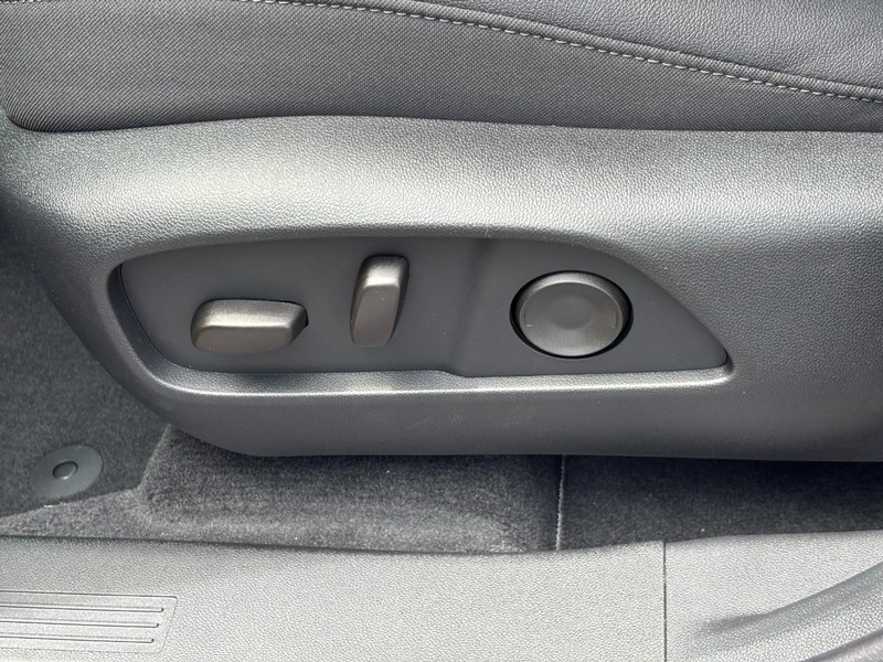Chevrolet Equinox Vehicle Full-screen Gallery Image 10