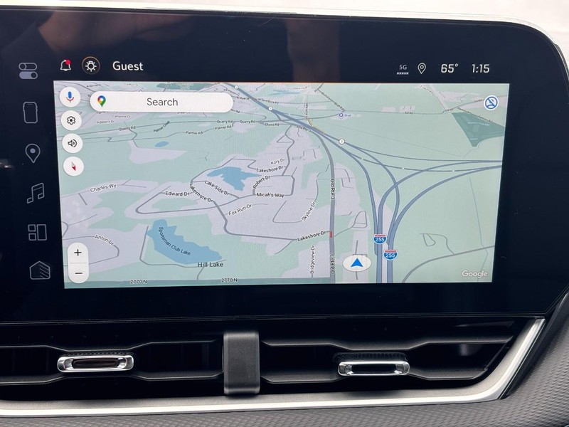 Chevrolet Equinox Vehicle Full-screen Gallery Image 16