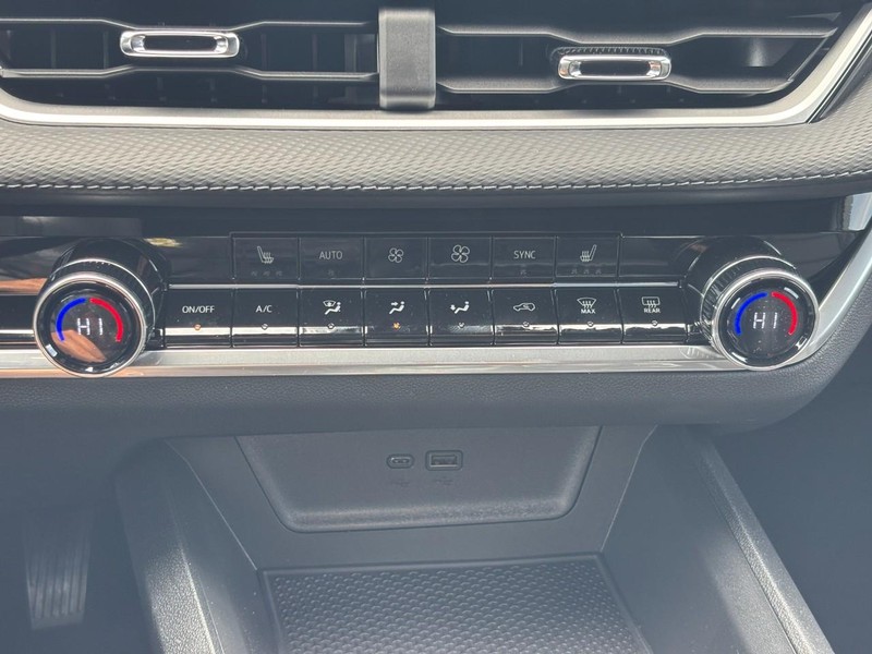 Chevrolet Equinox Vehicle Full-screen Gallery Image 18