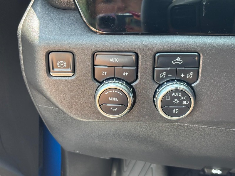 GMC Sierra 1500 Vehicle Full-screen Gallery Image 17