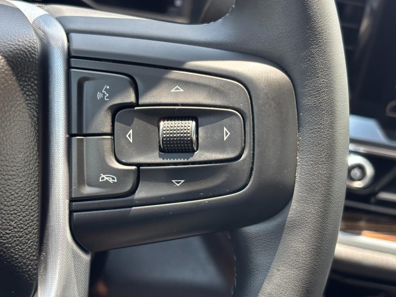 GMC Sierra 1500 Vehicle Full-screen Gallery Image 19