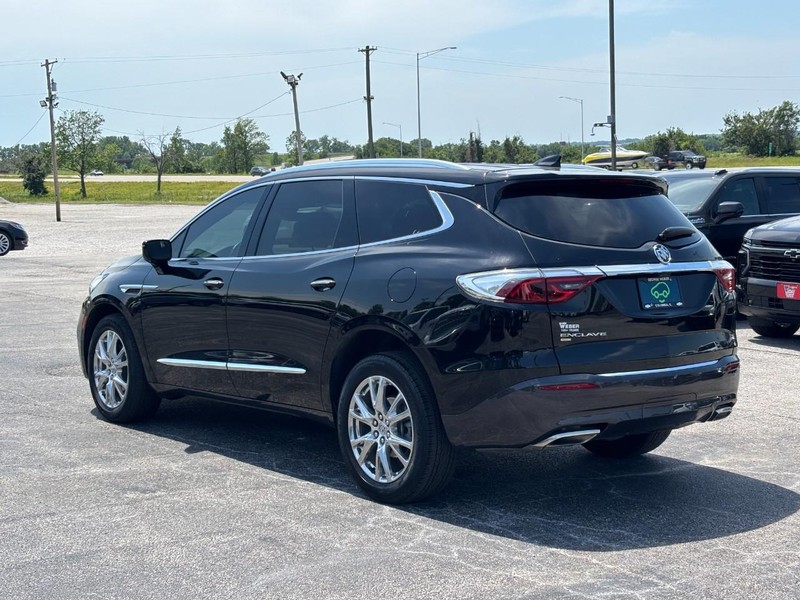 Buick Enclave Vehicle Full-screen Gallery Image 03