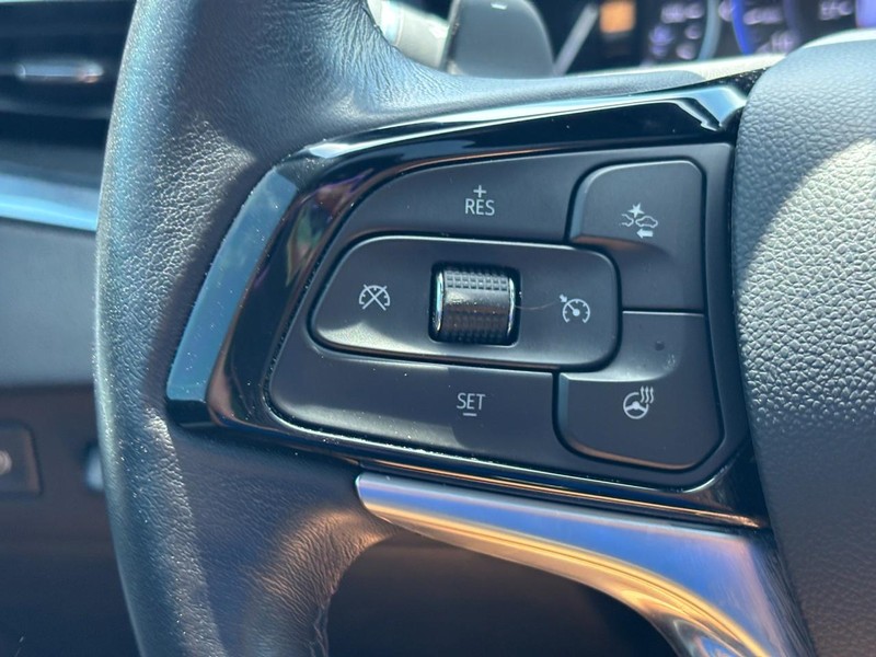 Buick Enclave Vehicle Full-screen Gallery Image 18
