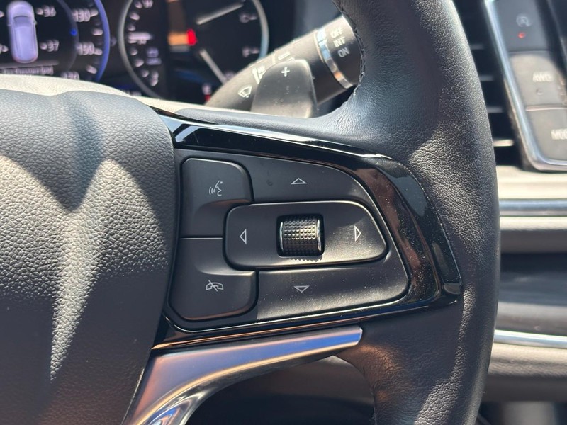 Buick Enclave Vehicle Full-screen Gallery Image 19