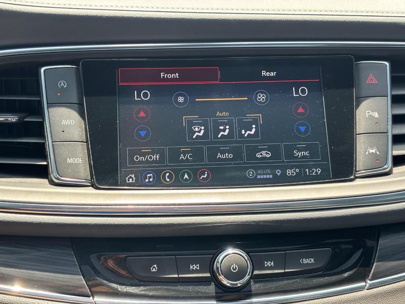 Buick Enclave Vehicle Full-screen Gallery Image 21