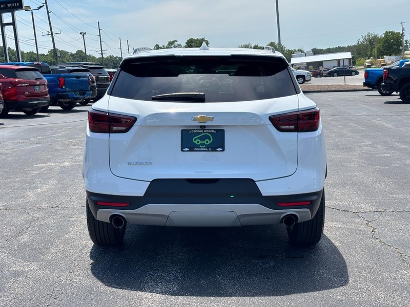 Chevrolet Blazer Vehicle Full-screen Gallery Image 04