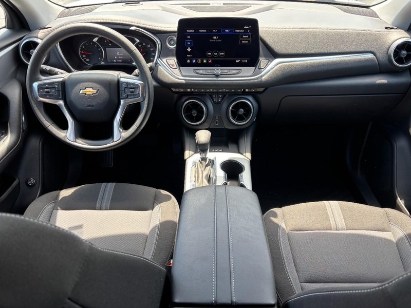 Chevrolet Blazer Vehicle Full-screen Gallery Image 11