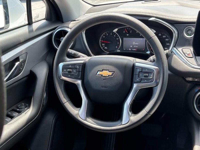 Chevrolet Blazer Vehicle Full-screen Gallery Image 12